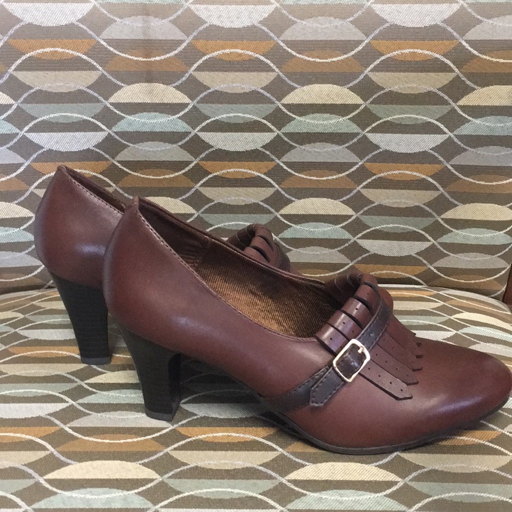 Naturalizer size 7.5 leather shoes